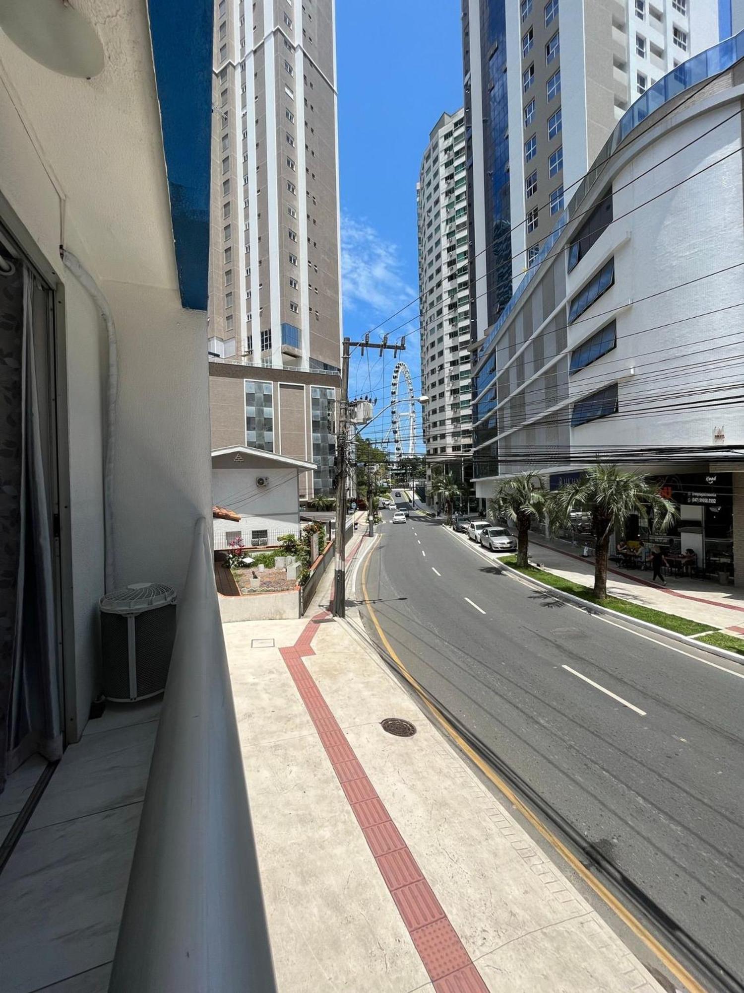 Ma01- Kitnet Com Ar | Vista Big Wheel | Garagem Apartment Balneário Camboriú Exterior foto